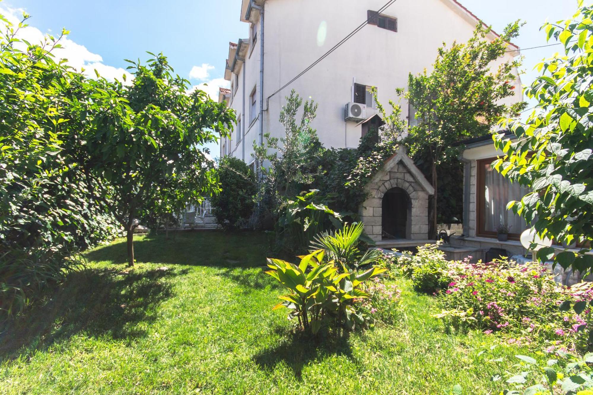 Marjan Hill 3-Br Apt,5 Guests Private Garden Near Beach Split Eksteriør billede